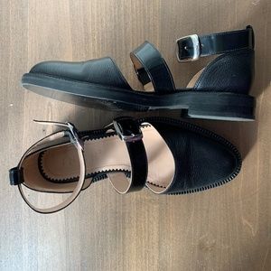 Inch2 Black Caviar Sandals